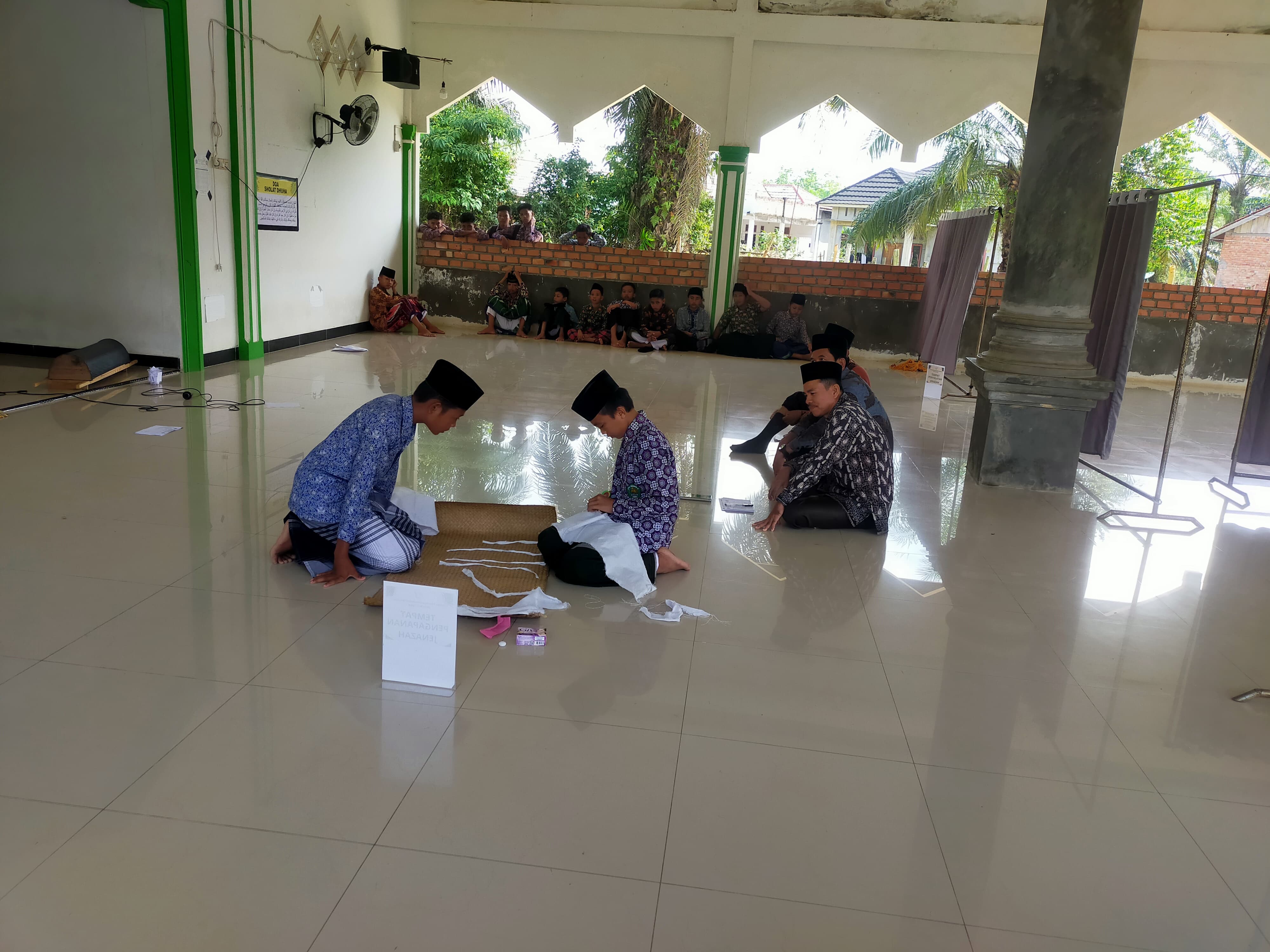 Bukan Sekadar Lomba! Penyelenggaraan Jenazah di MTsN 6 Tebo Jadi Sorotan, Apa yang Terjadi?