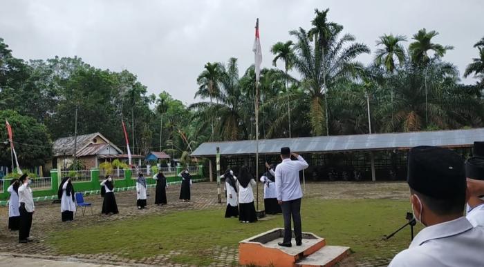 UPACARA PERINGATAN HUT RI KE 76 DI TENGAH PANDEMI