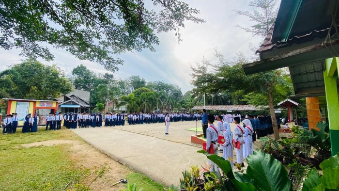 Upacara Hari Pahlawan 2025 di MTsN 6 Tebo Wujudkan Semangat Pahlawanku Teladanku, Terus Bergerak, Melanjutkan Perjuangan