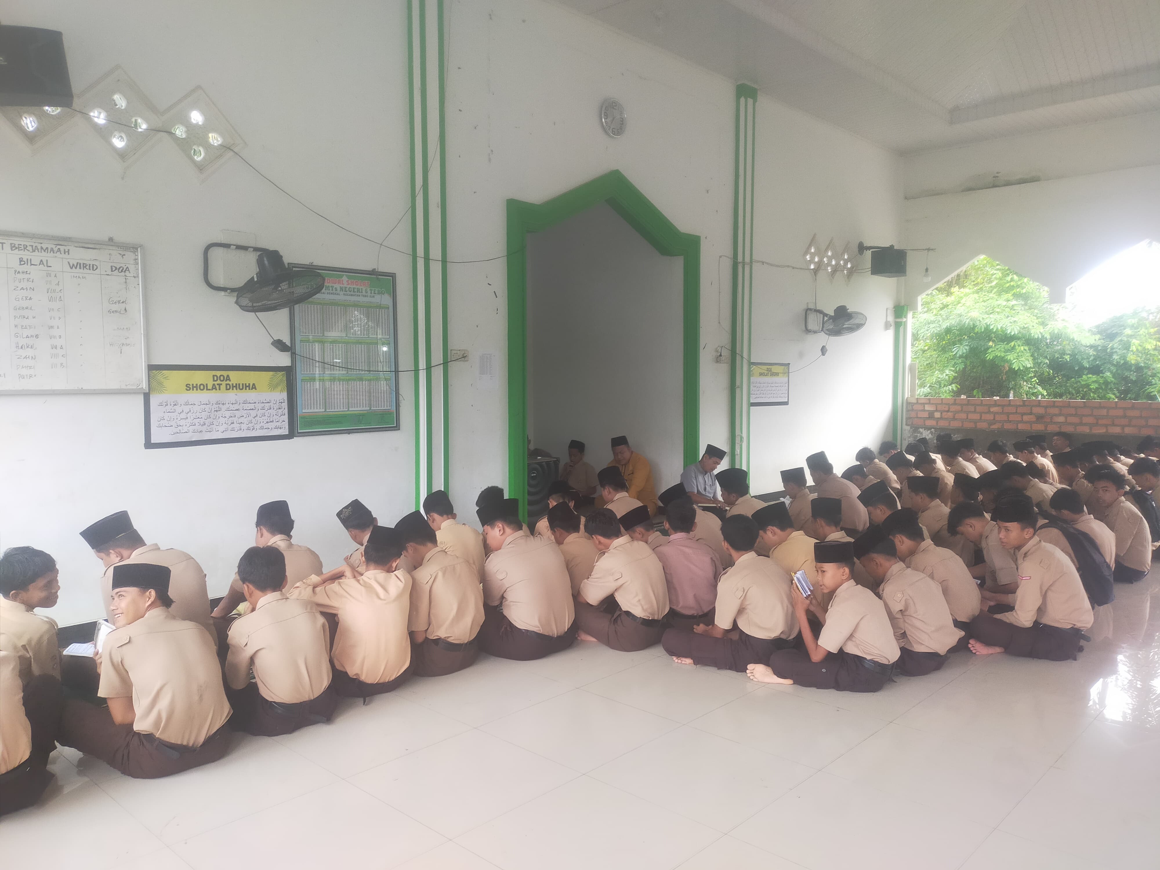 Tradisi Rutin Kembali Digelar, MTsN 6 Tebo Laksanakan Yasinan Perdana Pasca Idul Fitri 1446 H