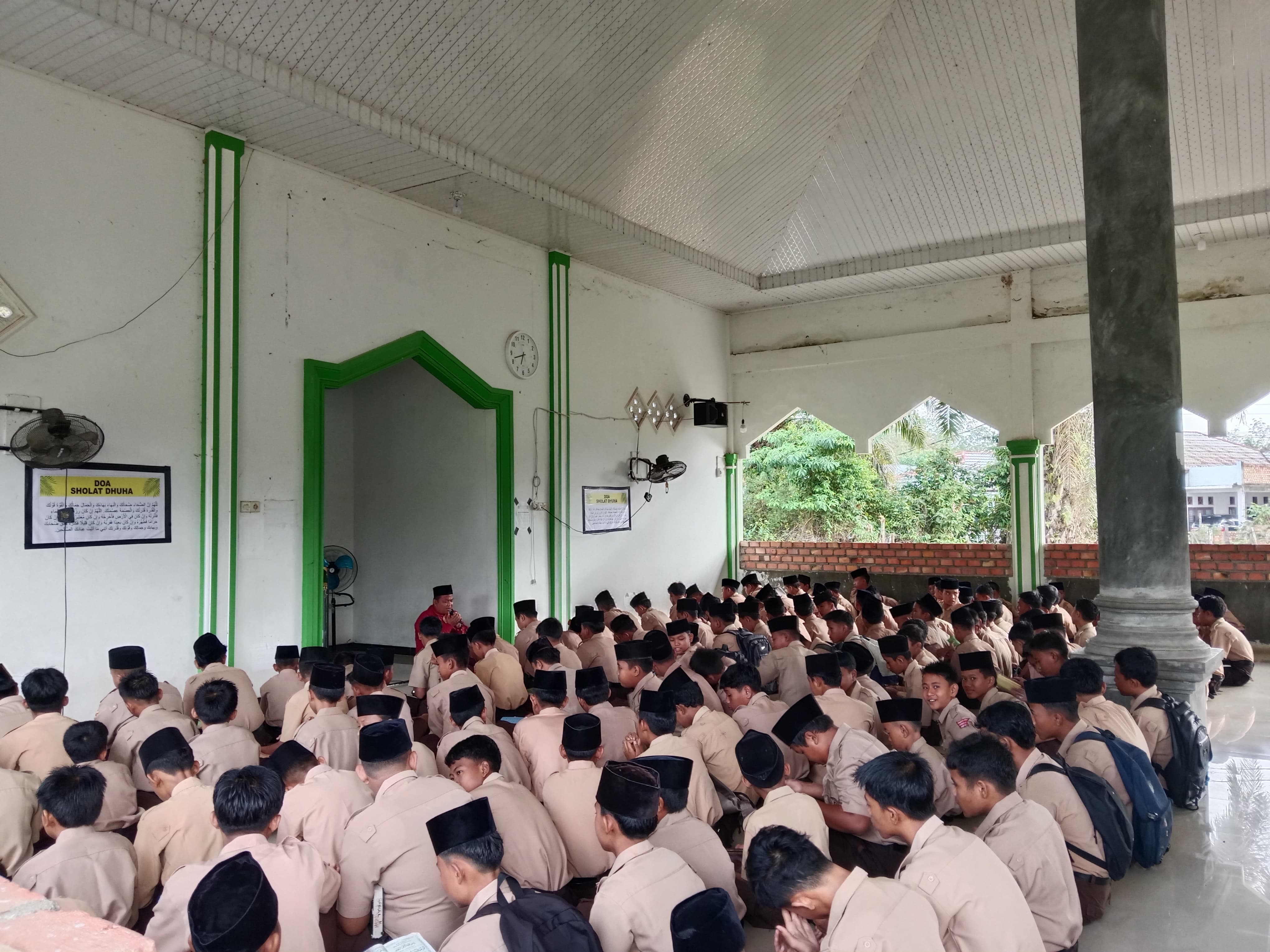 Jumat Ini Beda! Wakasis Pimpin Yasinan Rutin, Apa yang Terjadi Sebenarnya?