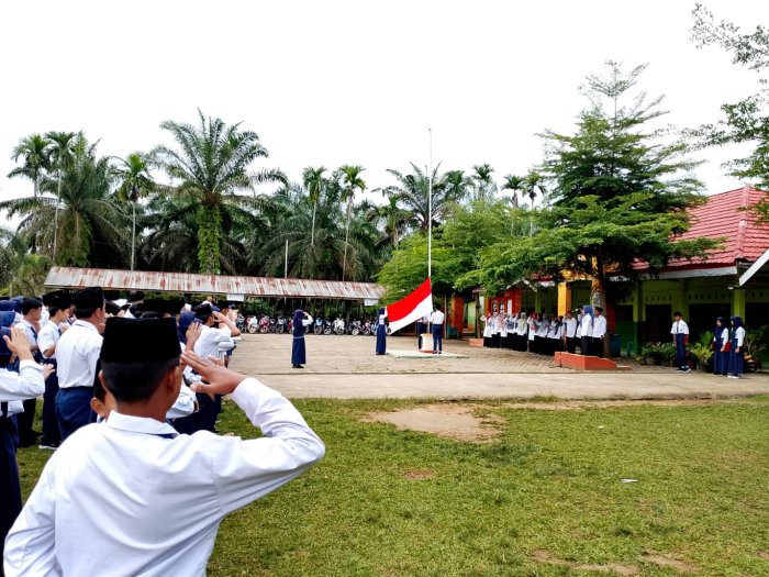 Menghafal dan Menjaga Hati: Pesan Syair Imam Syafii yang Disampaikan Pembina Upacara