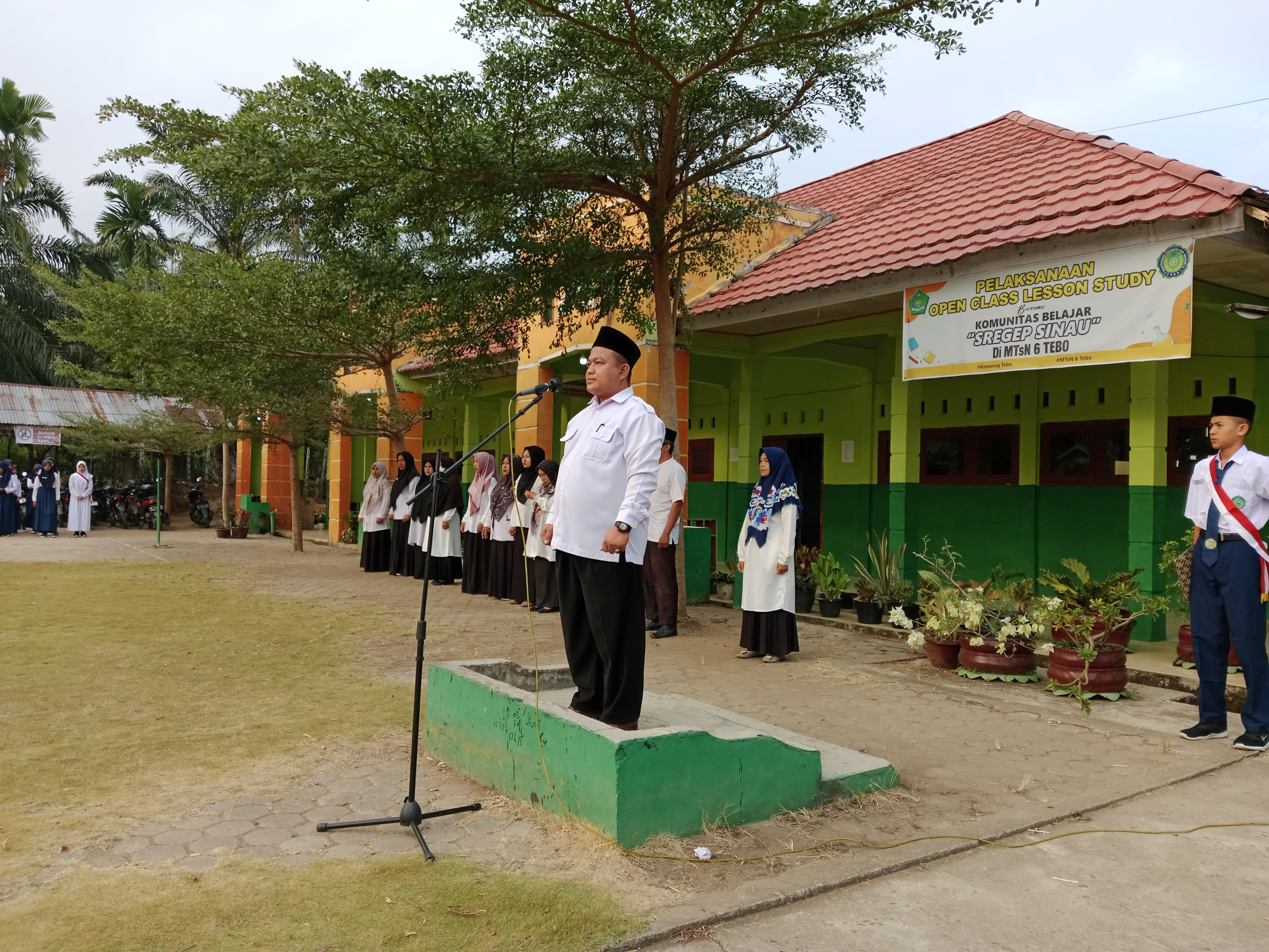 Upacara Bendera Hari Ini Mendapat Apresiasi Khusus dari Wakasis â€“ Temukan Alasan di Baliknya!