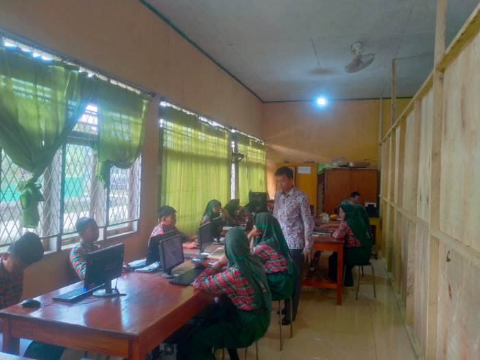 Makin Mantap! MTsN 6 Tebo Jalani ANBK Hari Kedua dengan Penuh Optimisme