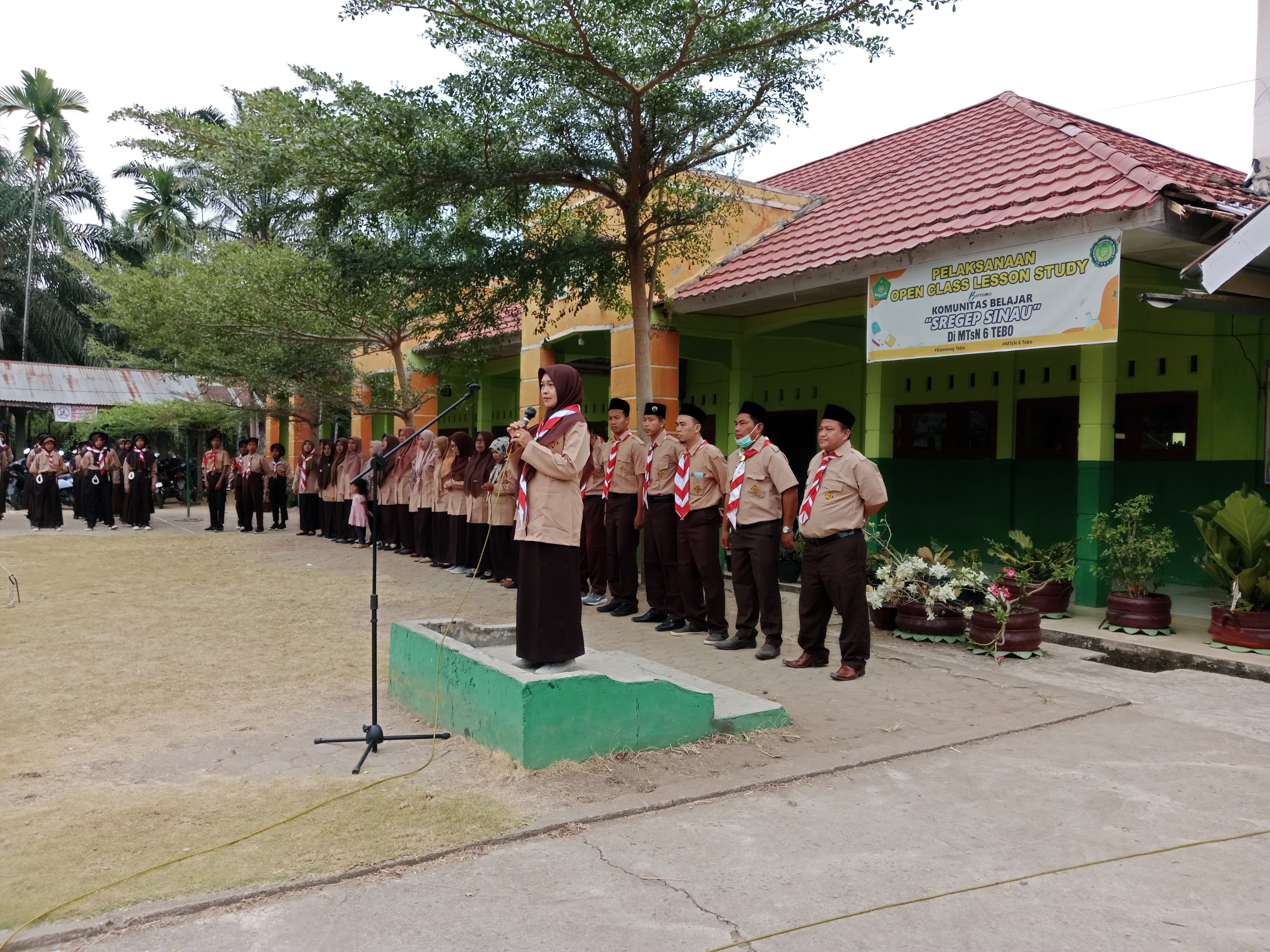 Upacara HUT Pramuka ke-63 di MTsN 6 Tebo: Ada Penampilan Spesial dari Para Siswa!