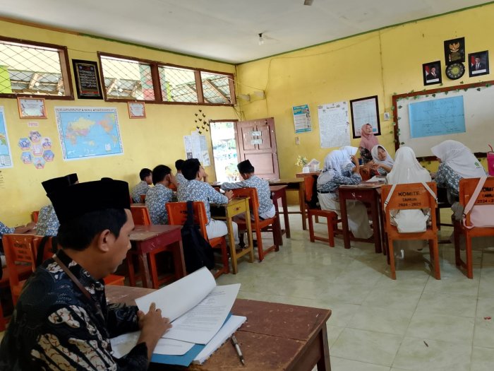 Supervisi Kelas Wujud Pembinaan Profesional Guru, Ibu Eka Pitrida Jadi Contoh