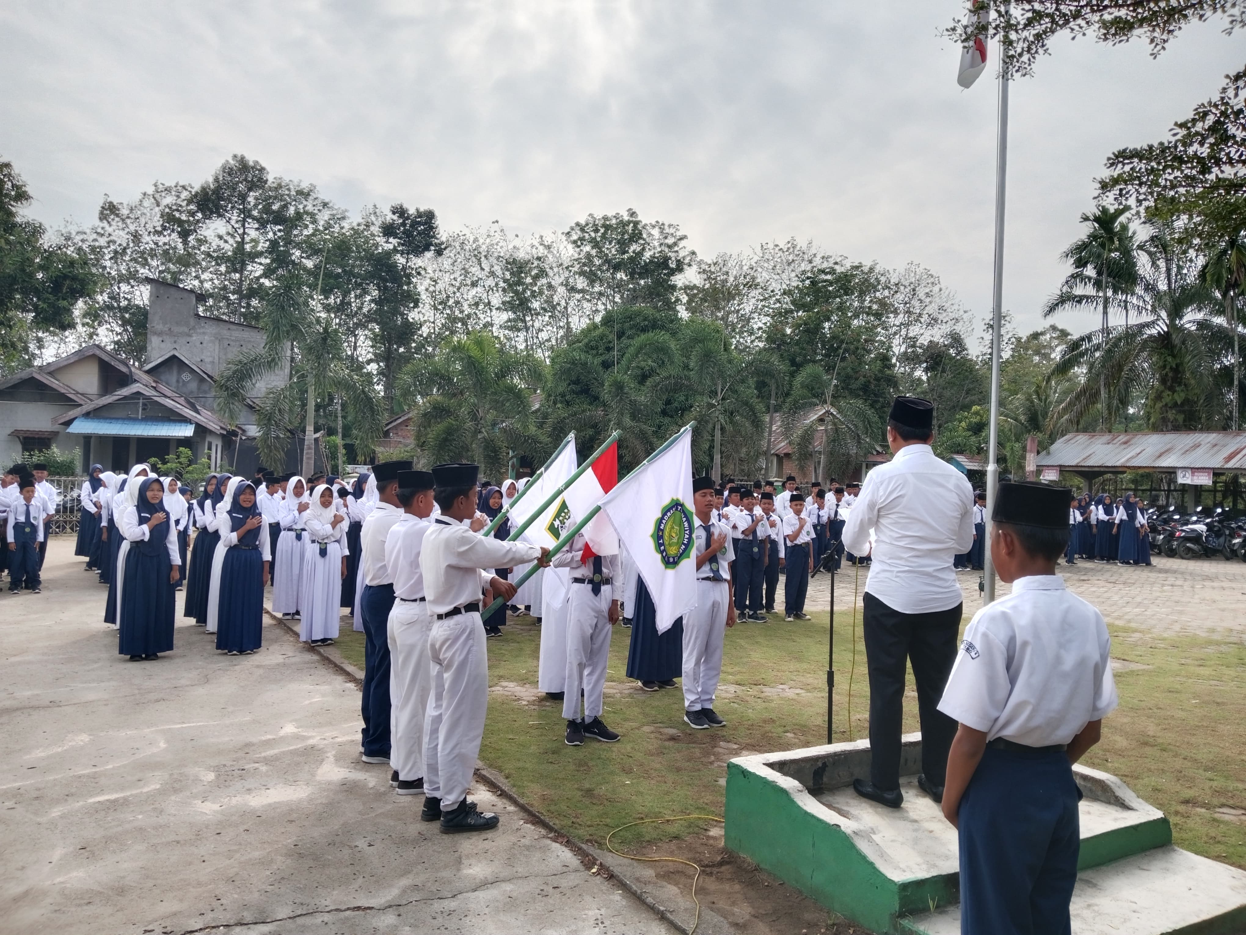 Kepala Madrasah MTsN 6 Tebo Lantik OSIM Baru: Siapkah Mereka Wujudkan Visi Besar?