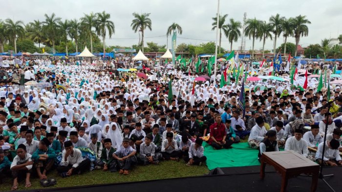 Hari Santri Nasional 2025 di Kabupaten Tebo Diikuti 13 Ribu Santri, Kepala MTsN 6 Tebo Hadir Penuh Semangat