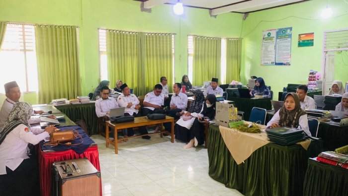 Rapat Akhir Semester Ganjil Dipimpin Langsung Kepala Madrasah, Ini Poin Penting yang Wajib Diketahui!