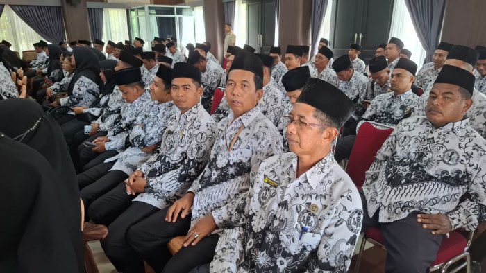 Pengukuhan PGRI Tebo: Kepala MTsN 6 Tebo Turut Dilantik sebagai Pengurus PGRI Cabang 2025-2030