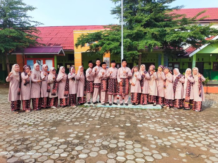 Peringati Hari Jadi Kabupaten Tebo ke-26, MTsN 6 Tebo Gelar Apel dan Doa Bersama untuk Tebo Maju