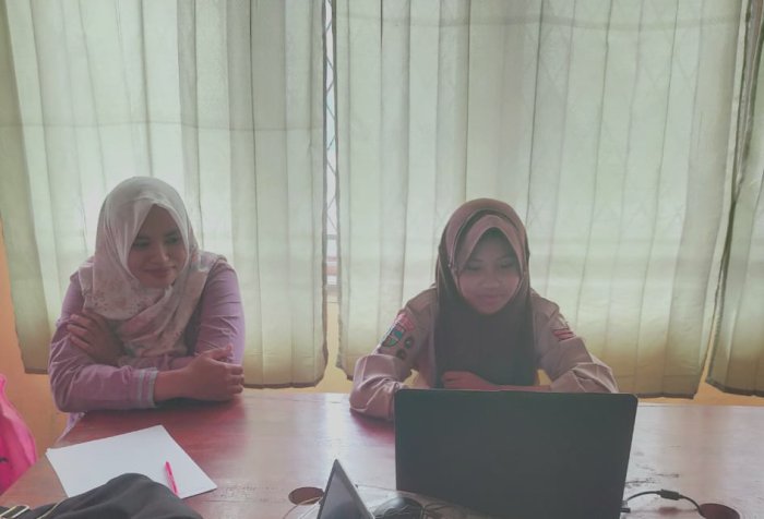 Serius Tapi Santai, Begini Gaya Siswi MTsN 6 Tebo Saat Hadapi Simulasi OMI