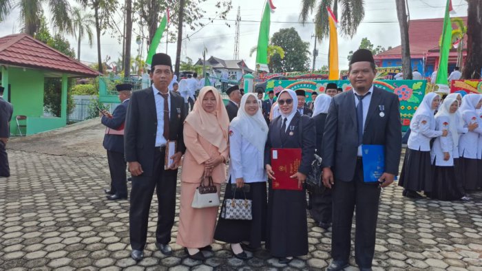 Penghargaan Satya Lencana Diberikan kepada Dua Tenaga Kependidikan MTsN 6 Tebo pada HAB ke-80